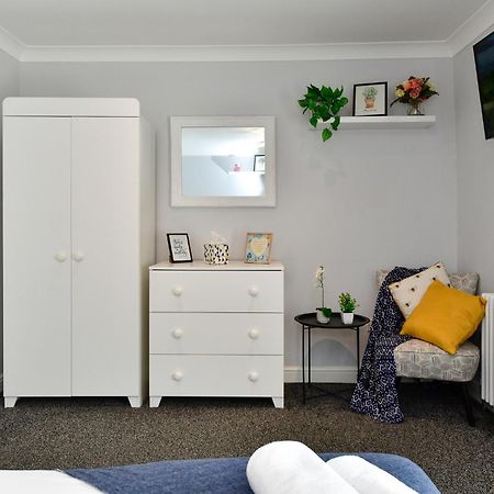 Free Parking - Heart Of The City - Superb Townhouse & Garden - Peaceful Area But Only 5Min Walk To Beach, Shops, Bars, Arena, Marina, Parks Суонси Экстерьер фото