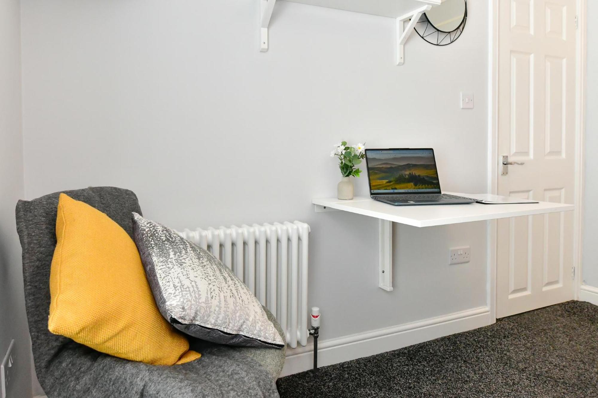 Free Parking - Heart Of The City - Superb Townhouse & Garden - Peaceful Area But Only 5Min Walk To Beach, Shops, Bars, Arena, Marina, Parks Суонси Экстерьер фото