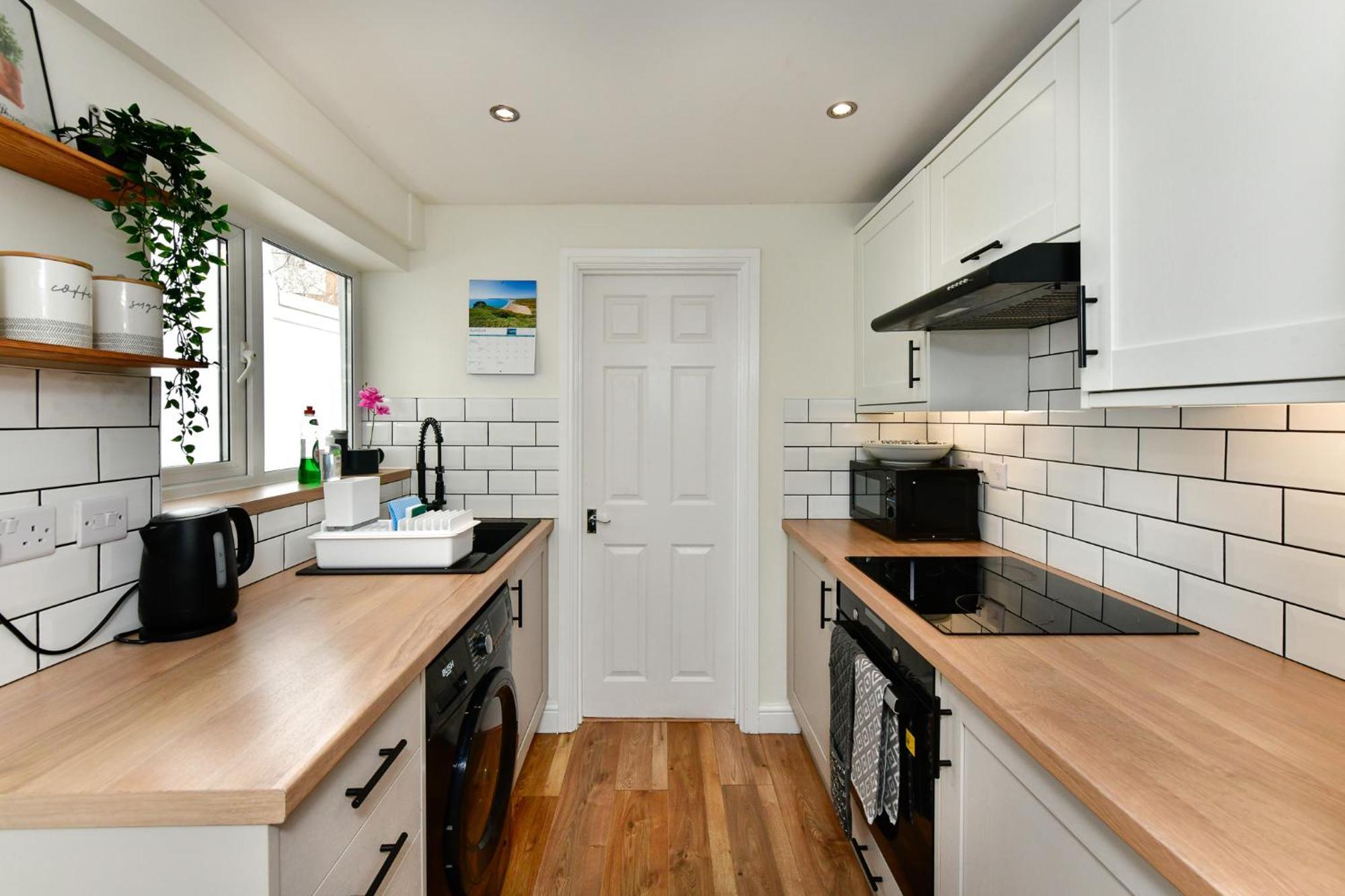 Free Parking - Heart Of The City - Superb Townhouse & Garden - Peaceful Area But Only 5Min Walk To Beach, Shops, Bars, Arena, Marina, Parks Суонси Экстерьер фото